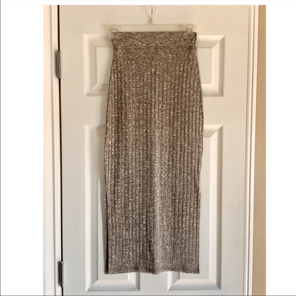 Aritzia Dresses & Skirts - Aritzia - Wilfred Free Knit Midi Skirt Beige XS